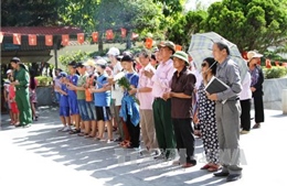 Du khách nườm nượp thăm viếng Khu di tích Ngã Ba Đồng Lộc